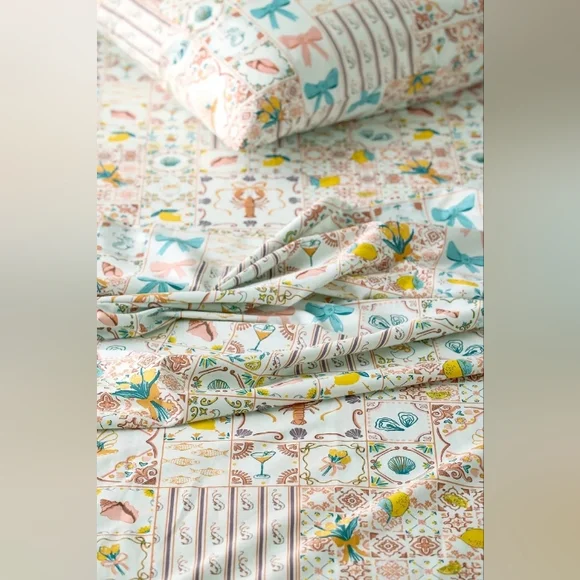 NWT UO Porto Tile Sheet Set Queen - Picture 2 of 3